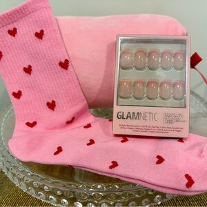 Charming Pink Pamper Yourself Bundle: Pink Powder Pouch-Glamnetics-Heart Socks